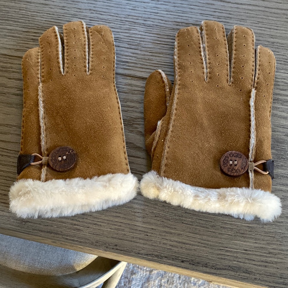 UGG sheepskin gloves